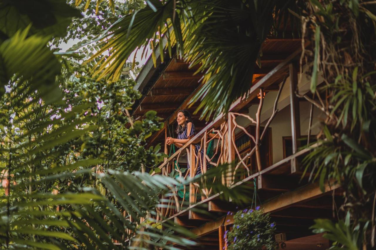 Hostal Las Palmas Puyo Bagian luar foto