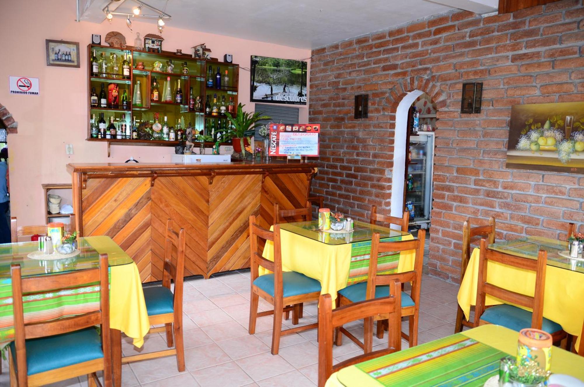Hostal Las Palmas Puyo Bagian luar foto
