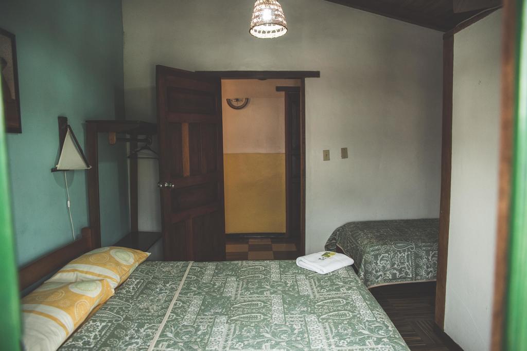 Hostal Las Palmas Puyo Bagian luar foto