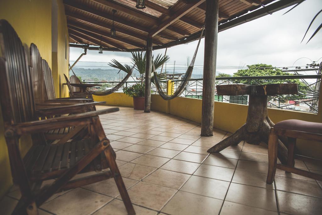 Hostal Las Palmas Puyo Bagian luar foto