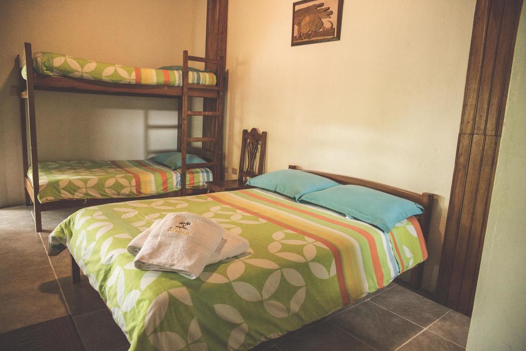 Hostal Las Palmas Puyo Bagian luar foto
