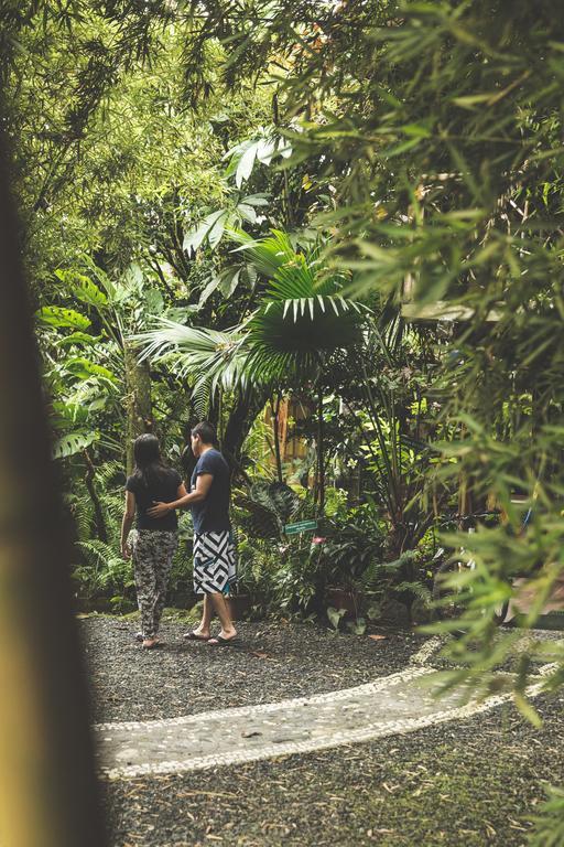 Hostal Las Palmas Puyo Bagian luar foto