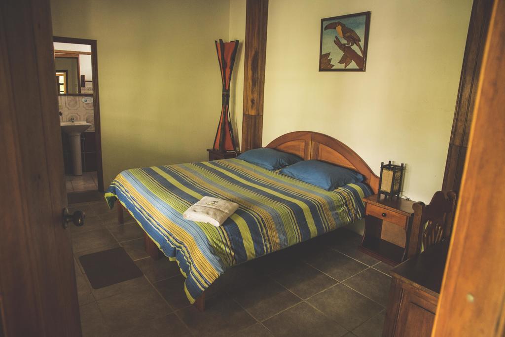 Hostal Las Palmas Puyo Bagian luar foto