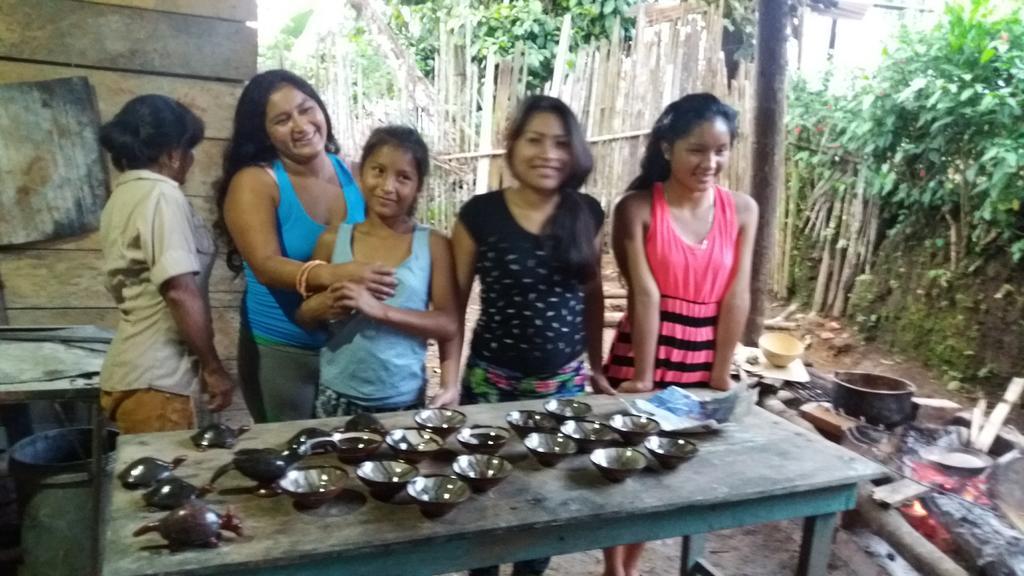 Hostal Las Palmas Puyo Bagian luar foto