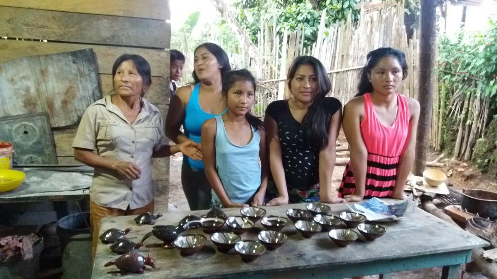 Hostal Las Palmas Puyo Bagian luar foto
